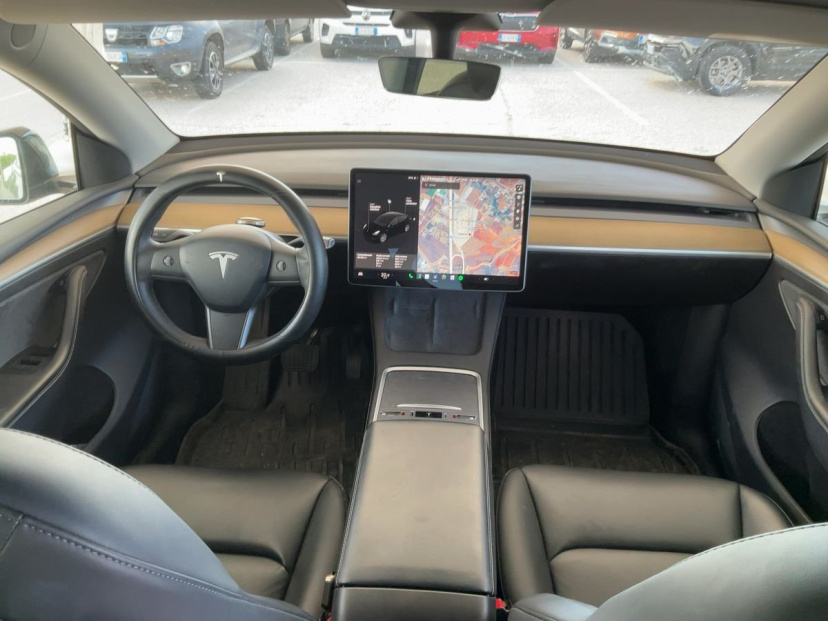 Tesla Model Y, 2021