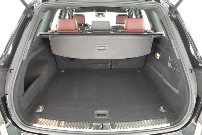 Volkswagen Touareg, 2012
