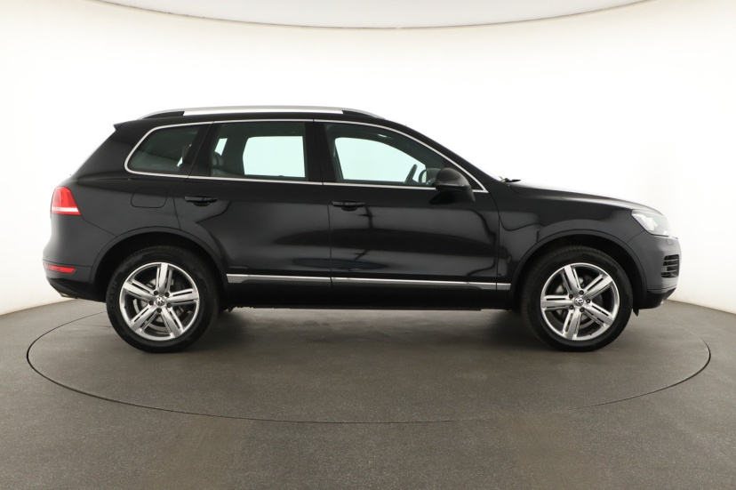 Volkswagen Touareg, 2012