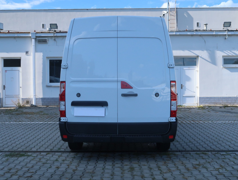 Nissan Interstar, 2025