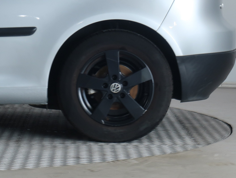 Volkswagen Golf, 2004