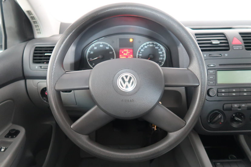Volkswagen Golf, 2004