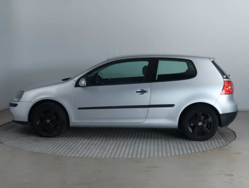 Volkswagen Golf, 2004