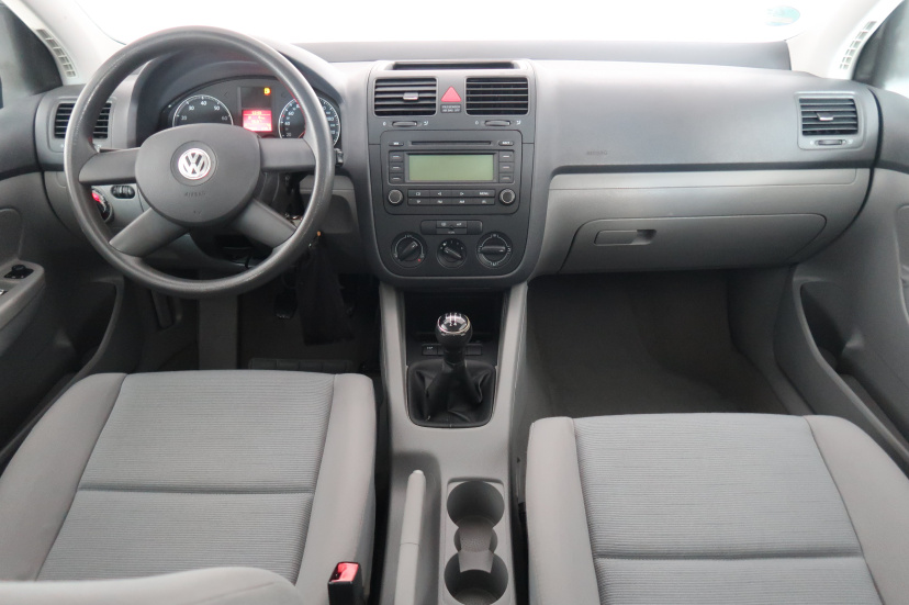 Volkswagen Golf, 2004