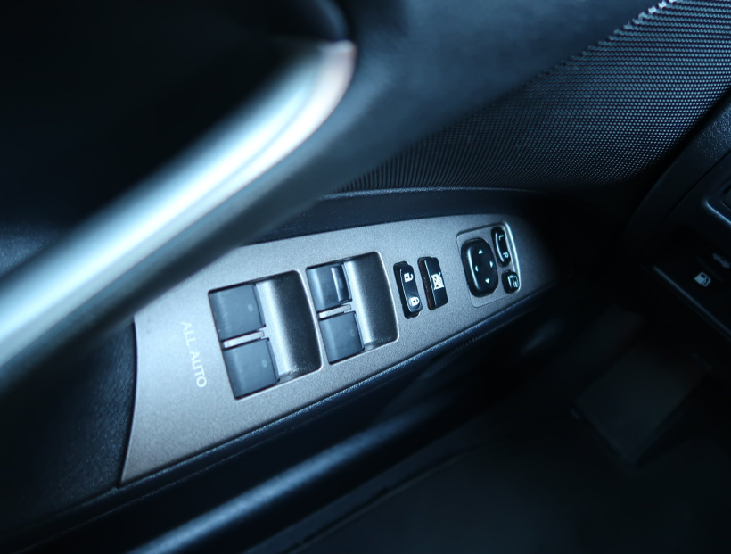 Lexus IS, 2010