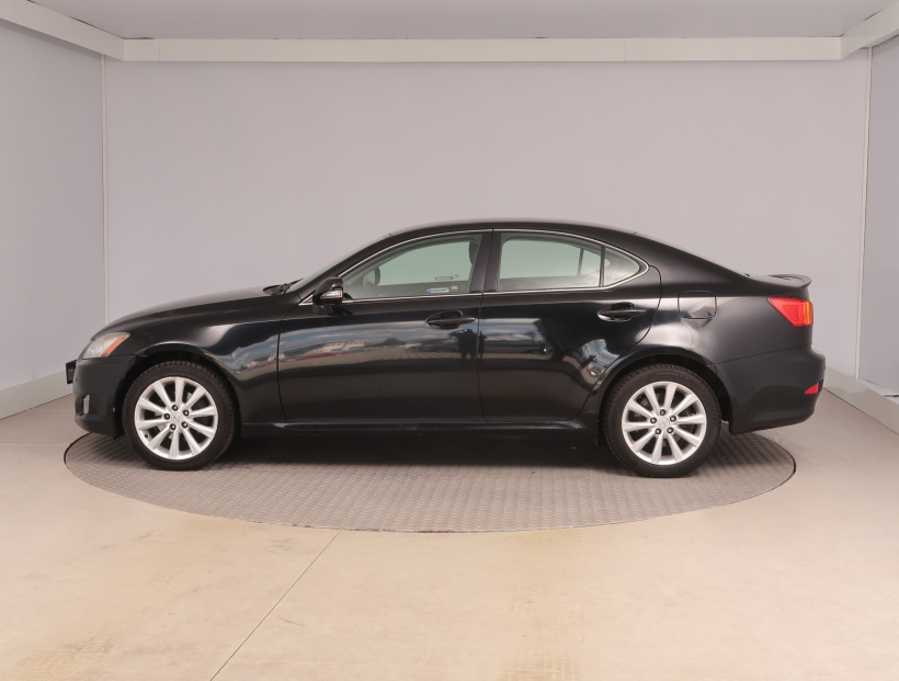 Lexus IS, 2010