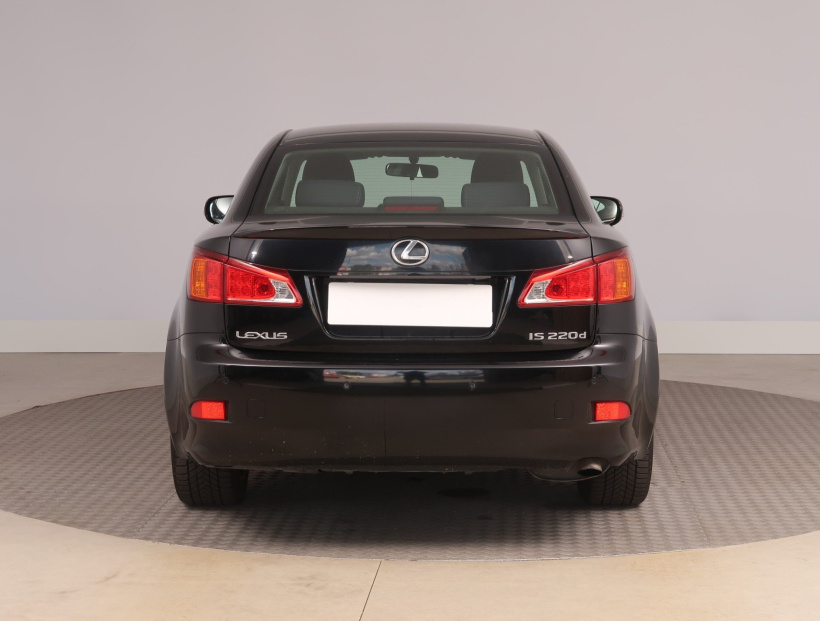 Lexus IS, 2010
