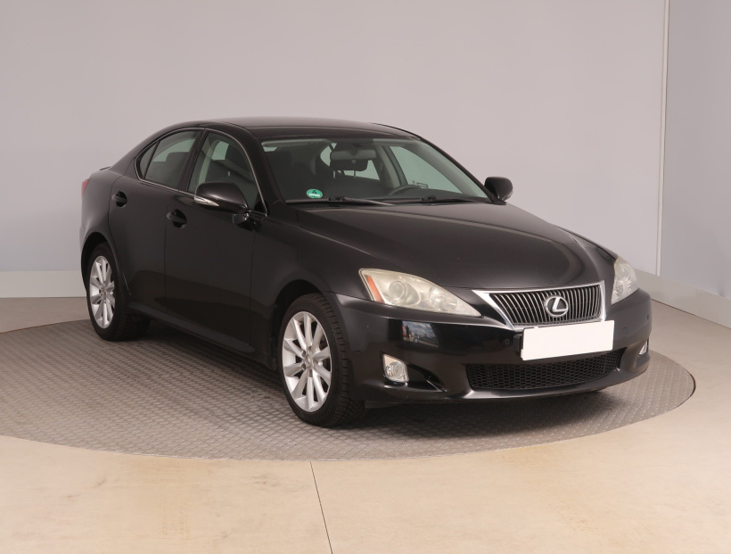 Lexus IS, 2010