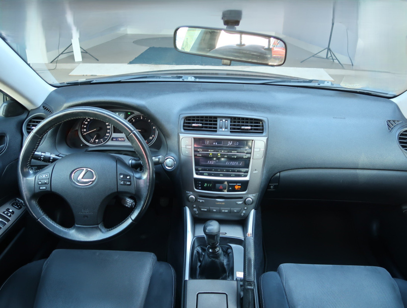 Lexus IS, 2010
