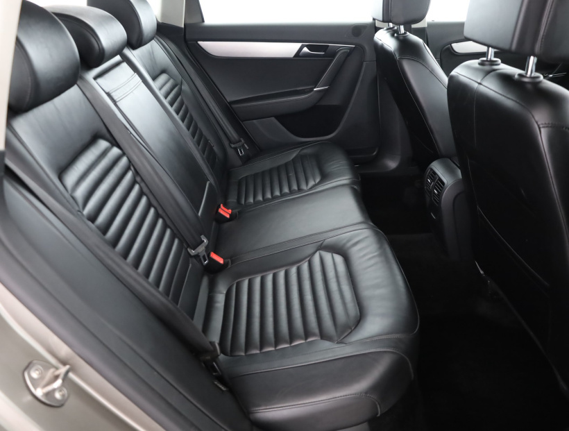 Volkswagen Passat, 2013