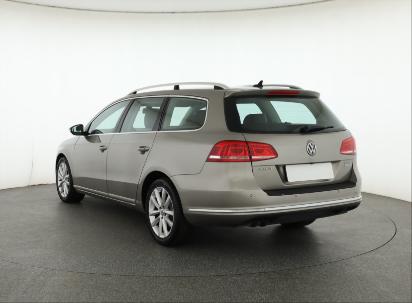 Volkswagen Passat, 2013
