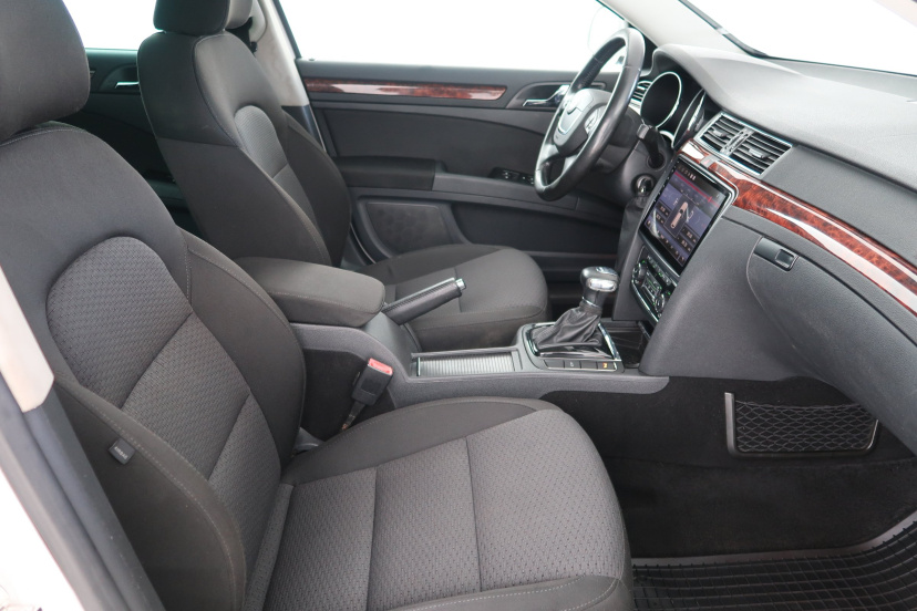 Škoda Superb, 2012