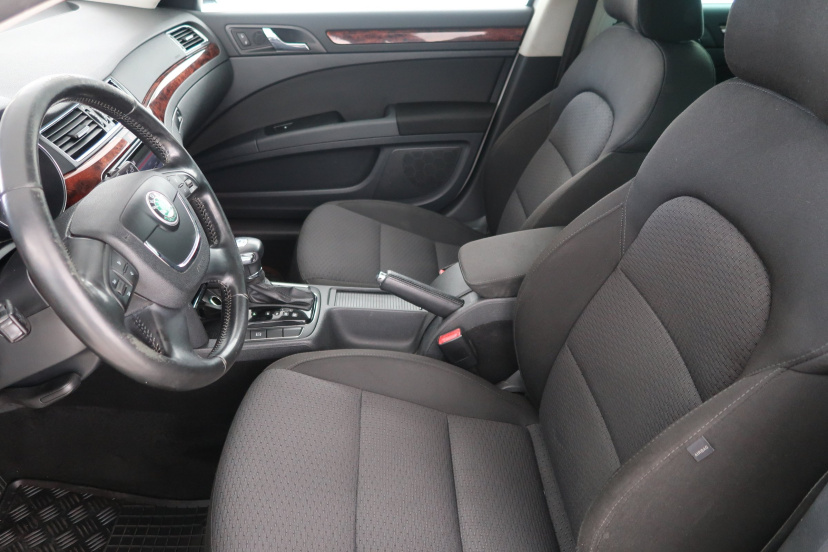 Škoda Superb, 2012