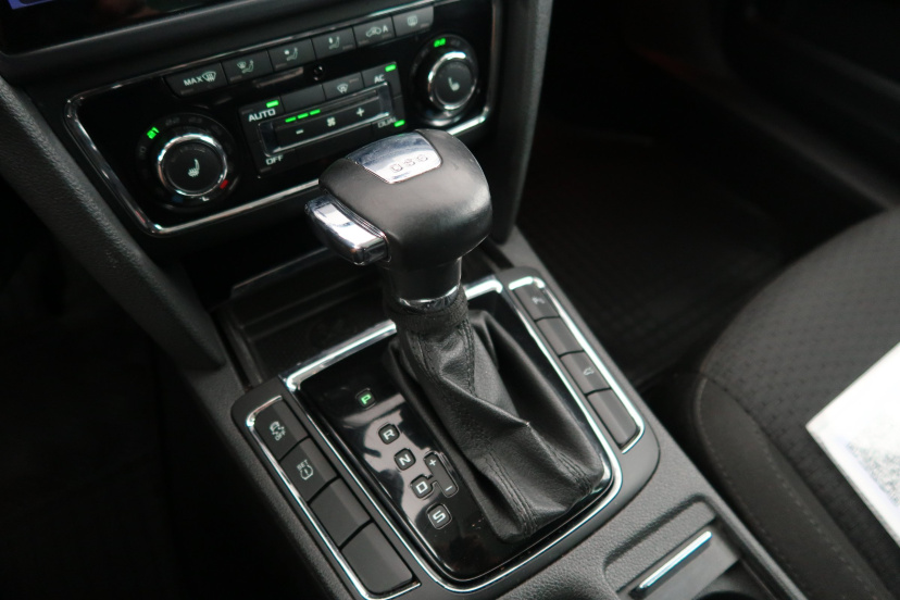 Škoda Superb, 2012