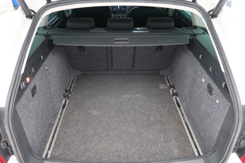 Škoda Superb, 2012