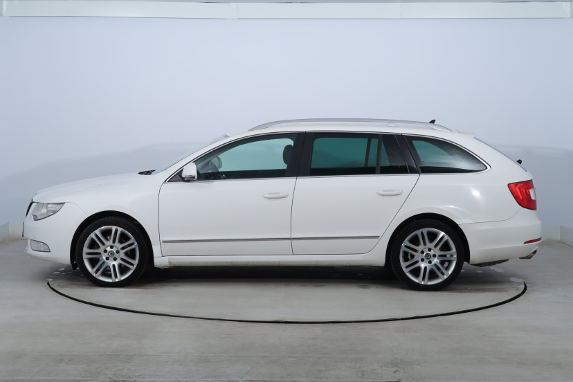 Škoda Superb, 2012