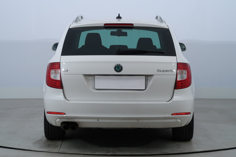 Škoda Superb, 2012