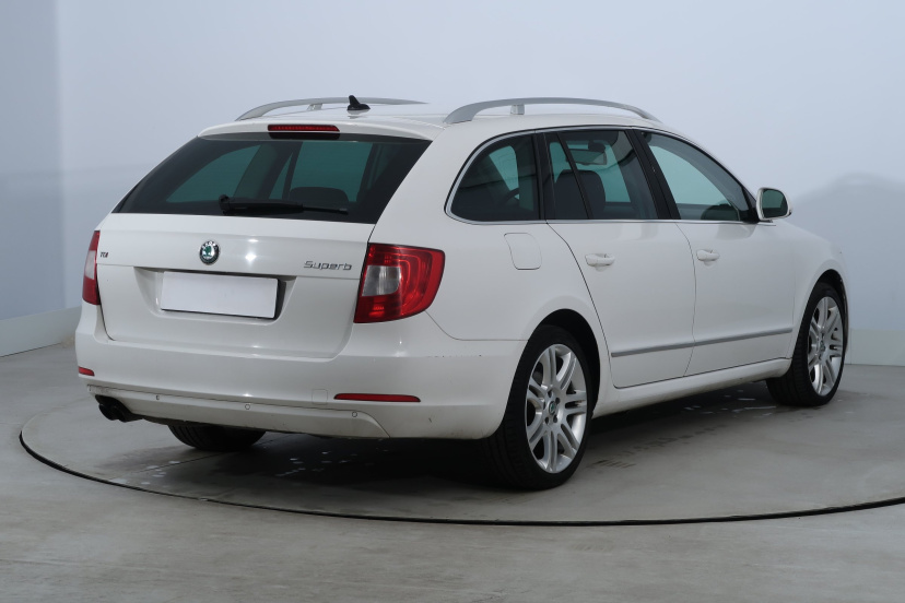 Škoda Superb, 2012