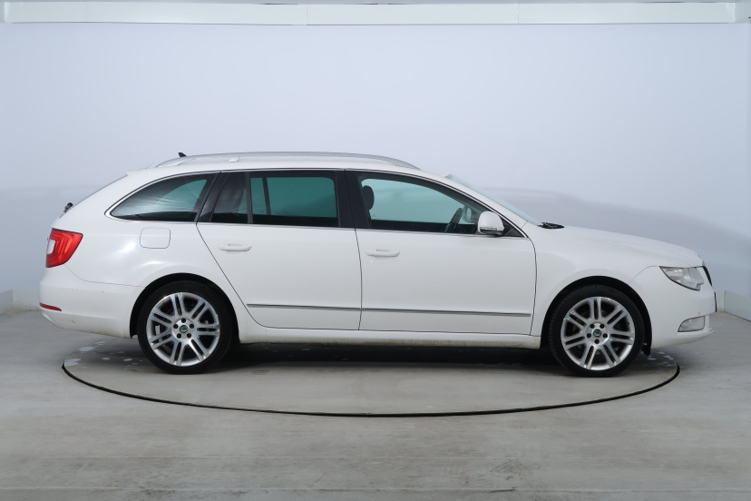 Škoda Superb, 2012