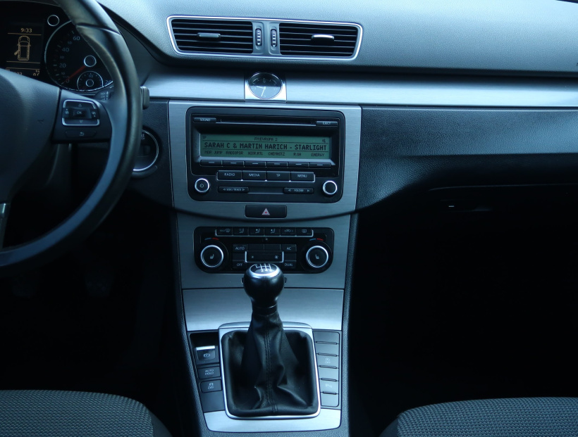 Volkswagen Passat, 2011