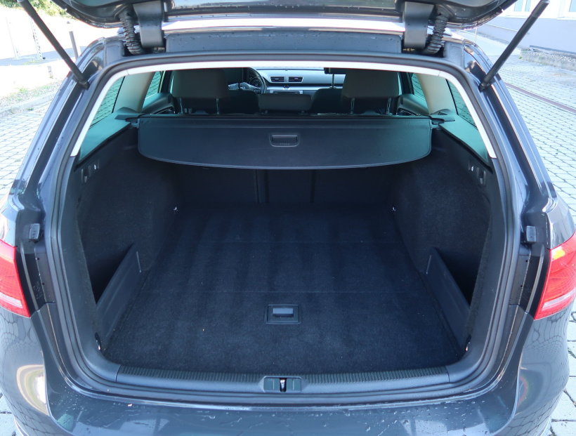 Volkswagen Passat, 2011