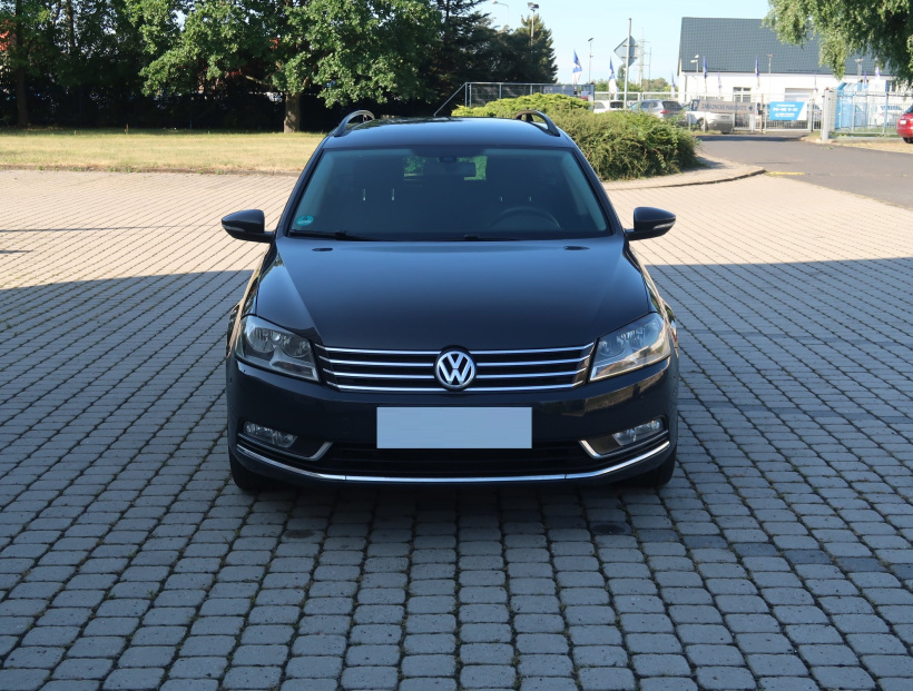 Volkswagen Passat, 2011