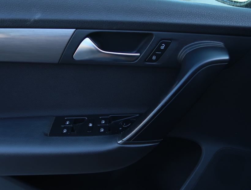 Volkswagen Passat, 2011