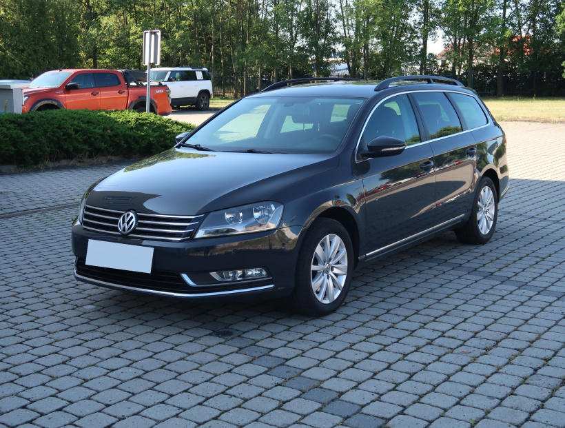 Volkswagen Passat, 2011