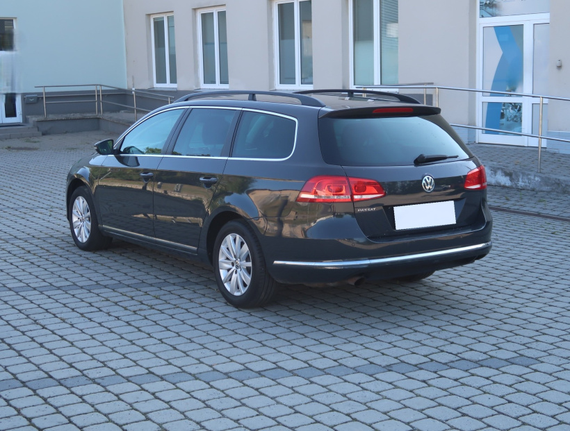 Volkswagen Passat, 2011