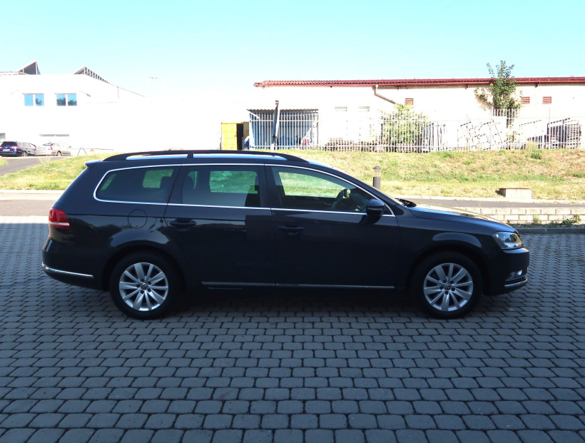 Volkswagen Passat, 2011