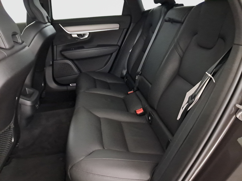 Volvo V90 Cross Country, 2023