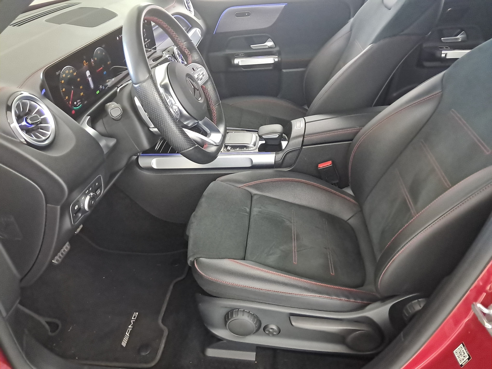 Mercedes-Benz EQB - 2022