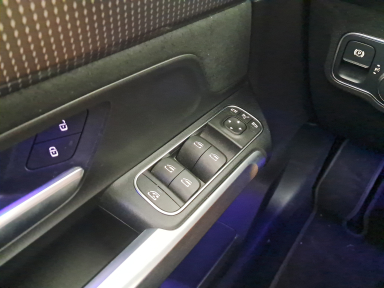 Mercedes-Benz EQB - 2022