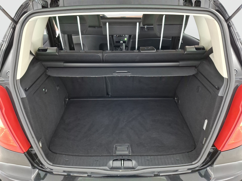 Mercedes-Benz A, 2011