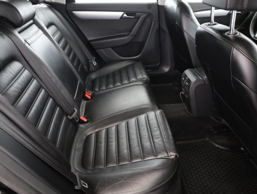 Volkswagen Passat, 2012