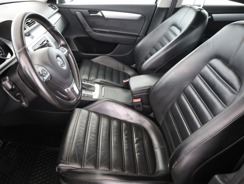 Volkswagen Passat, 2012