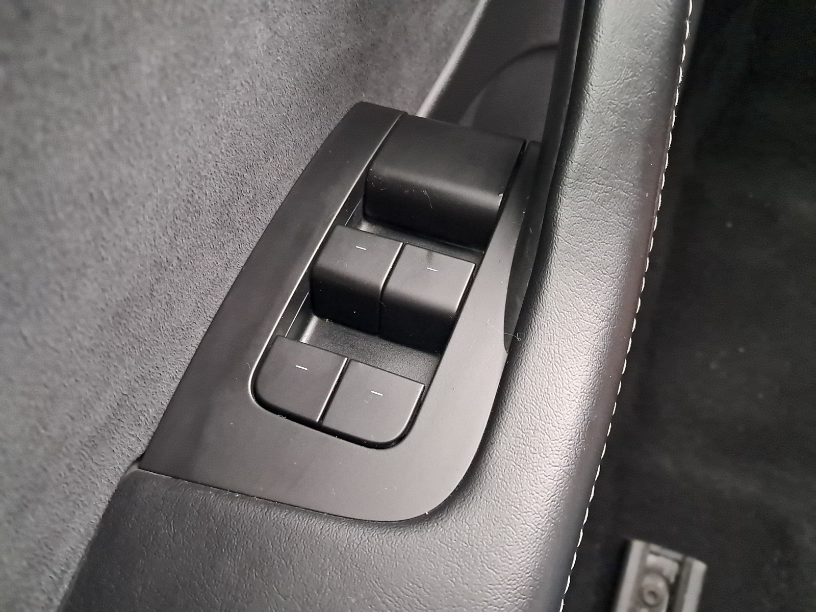 Tesla Model 3 Long Range AWD – fotografie 23