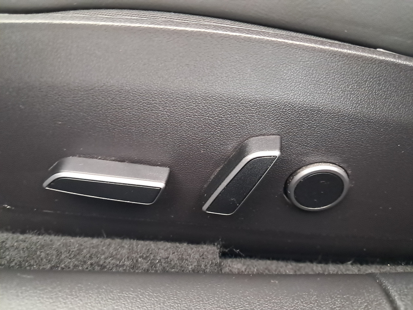 Tesla Model 3 Long Range AWD – fotografie 24