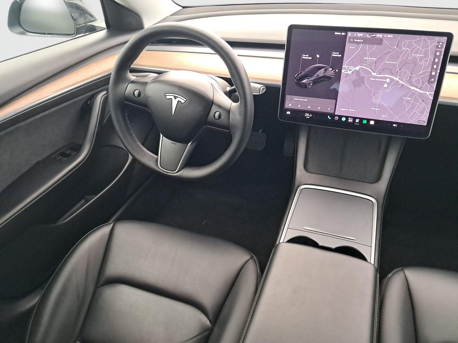Tesla Model 3 Long Range AWD – fotografie 9
