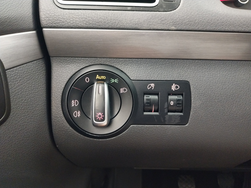 Volkswagen Touran, 2012