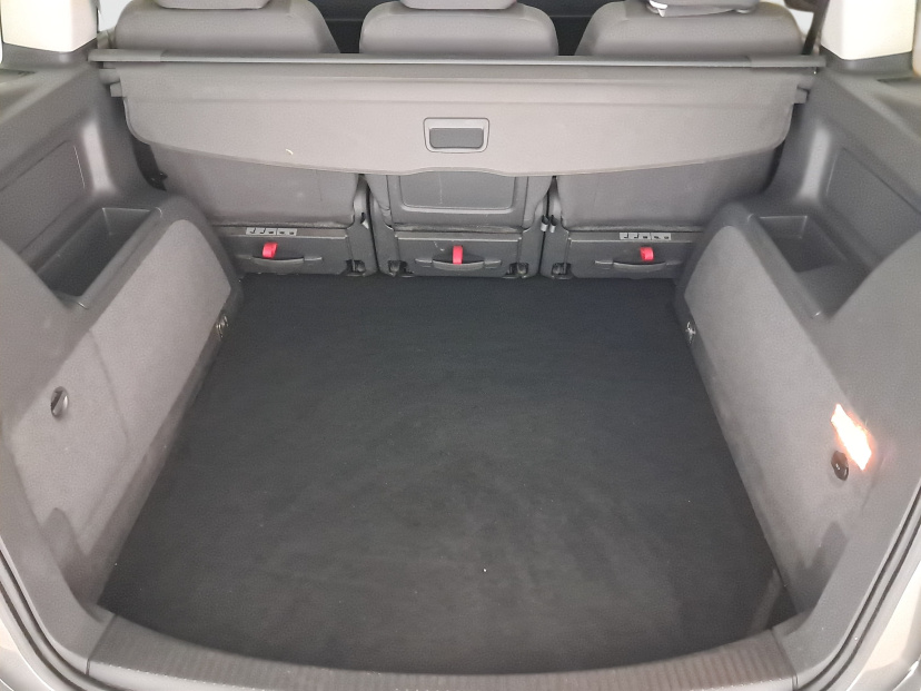 Volkswagen Touran, 2012