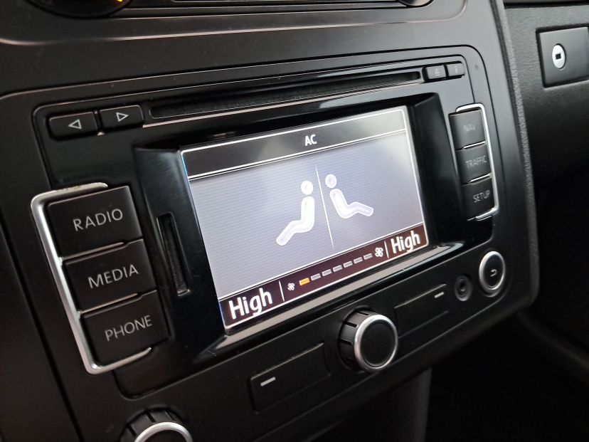 Volkswagen Touran, 2012