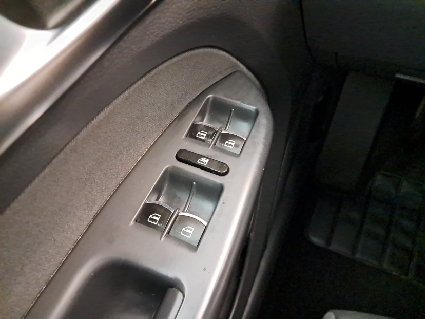Volkswagen Touran, 2012
