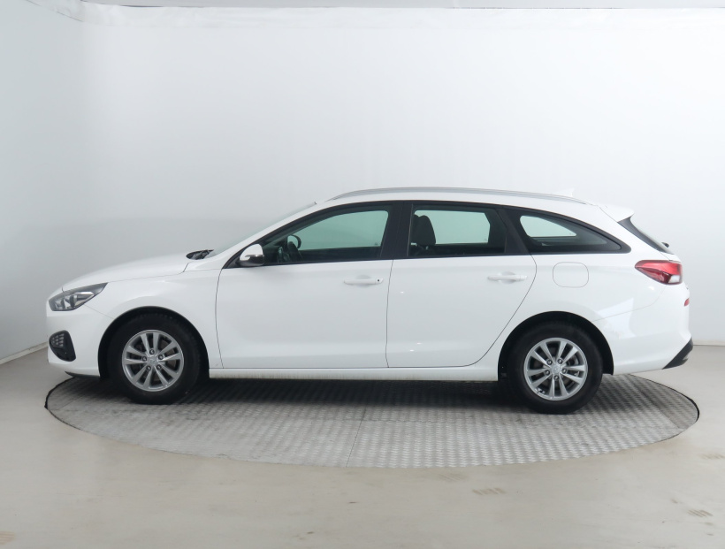 Hyundai i30, 2022