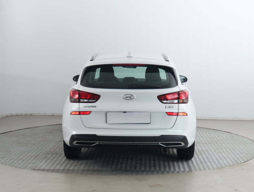 Hyundai i30, 2022