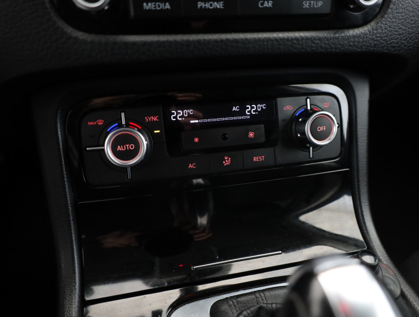 Volkswagen Touareg, 2012