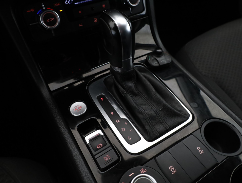 Volkswagen Touareg, 2012
