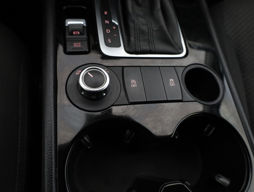 Volkswagen Touareg, 2012