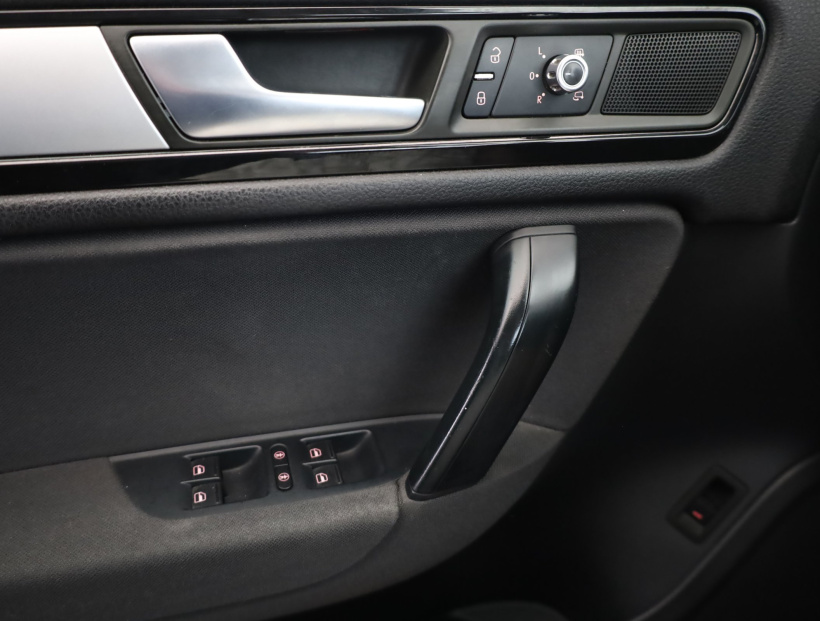 Volkswagen Touareg, 2012