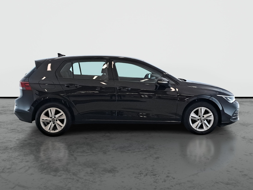 Volkswagen Golf, 2022